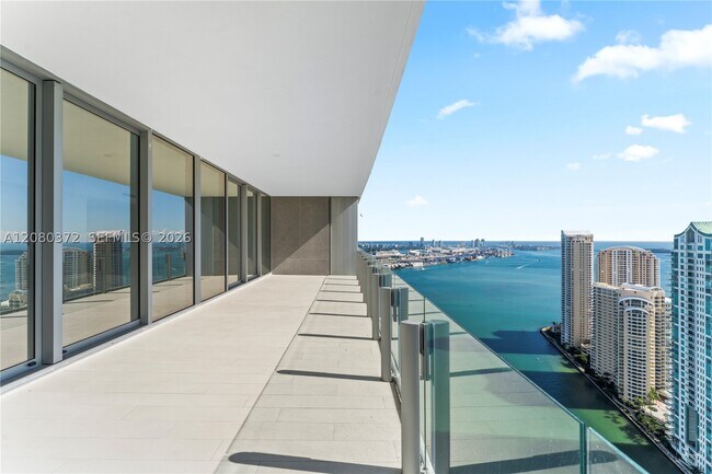 Foto del edificio - 300 Biscayne Blvd