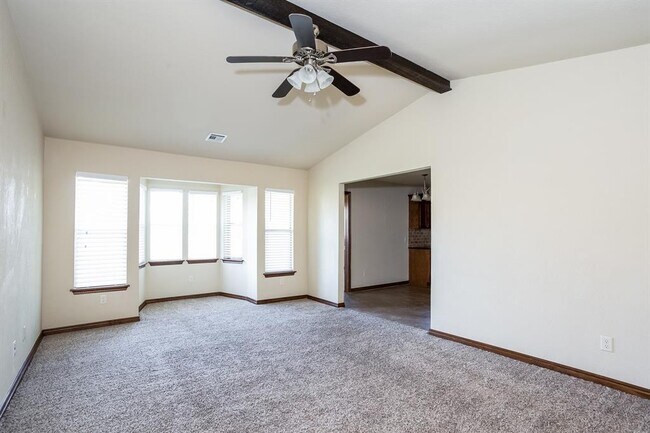 Building Photo - 809 S Silver Leaf Dr