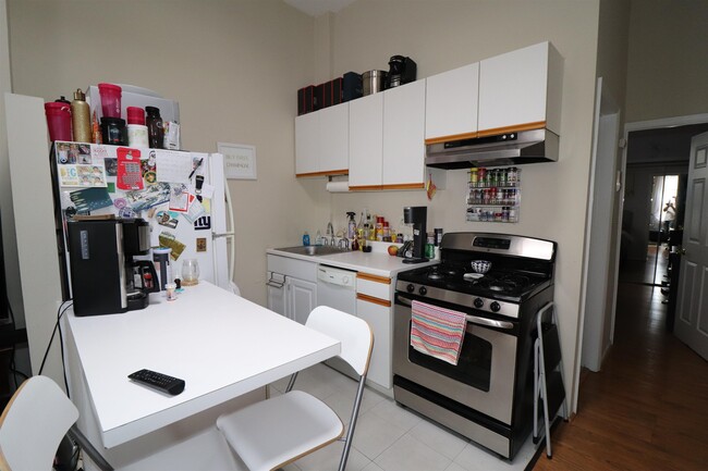 Foto del edificio - 308 8th St