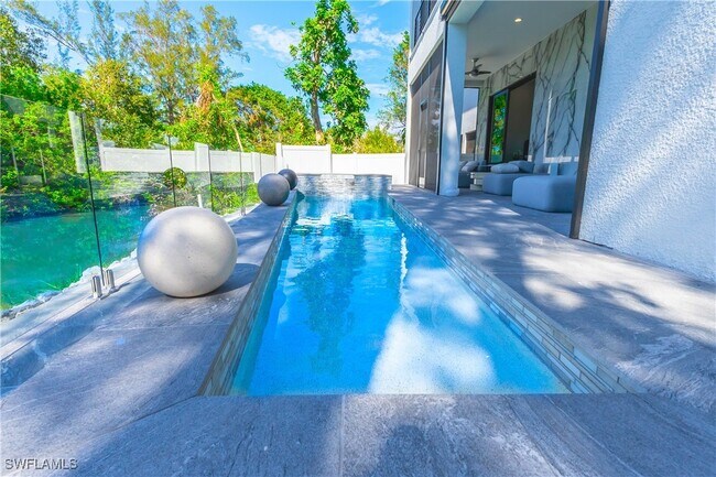 Foto del edificio - 4064 Full Moon Ct