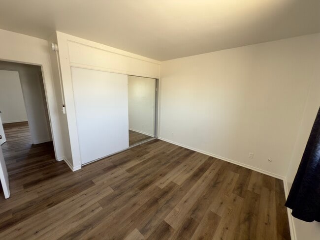 Foto del edificio - 704 W 105th St