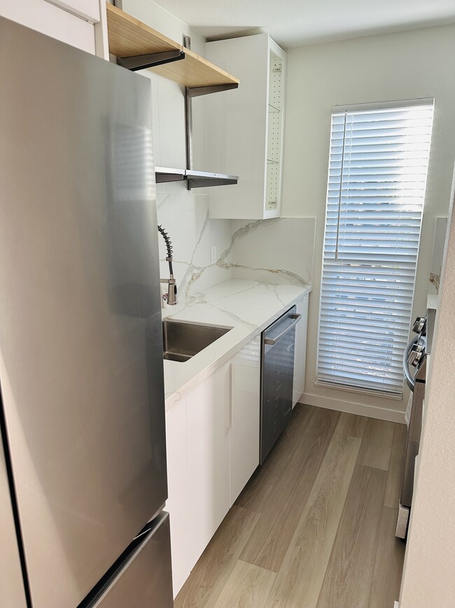 Foto del edificio - 1411 Creekside Dr