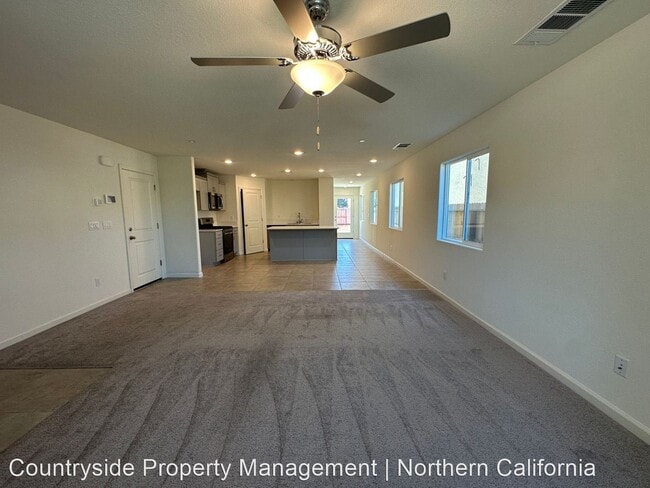 Building Photo - 5 br, 2.5 bath House - 3109 Omega Way