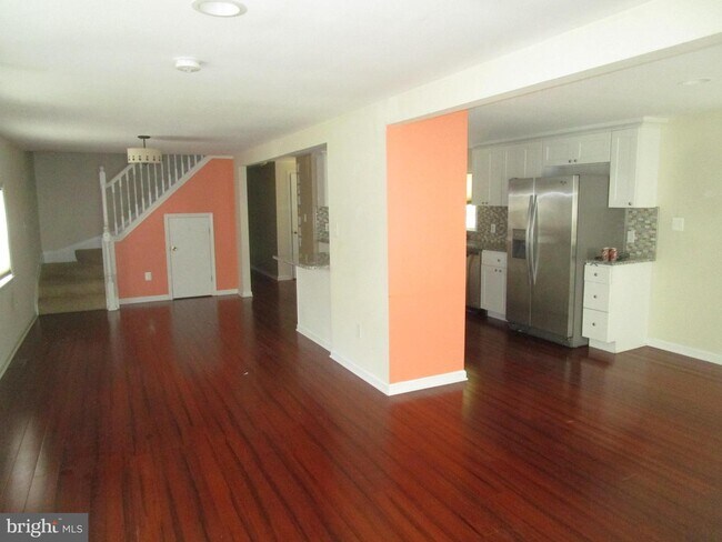 Foto del edificio - 43175 Coles Dr