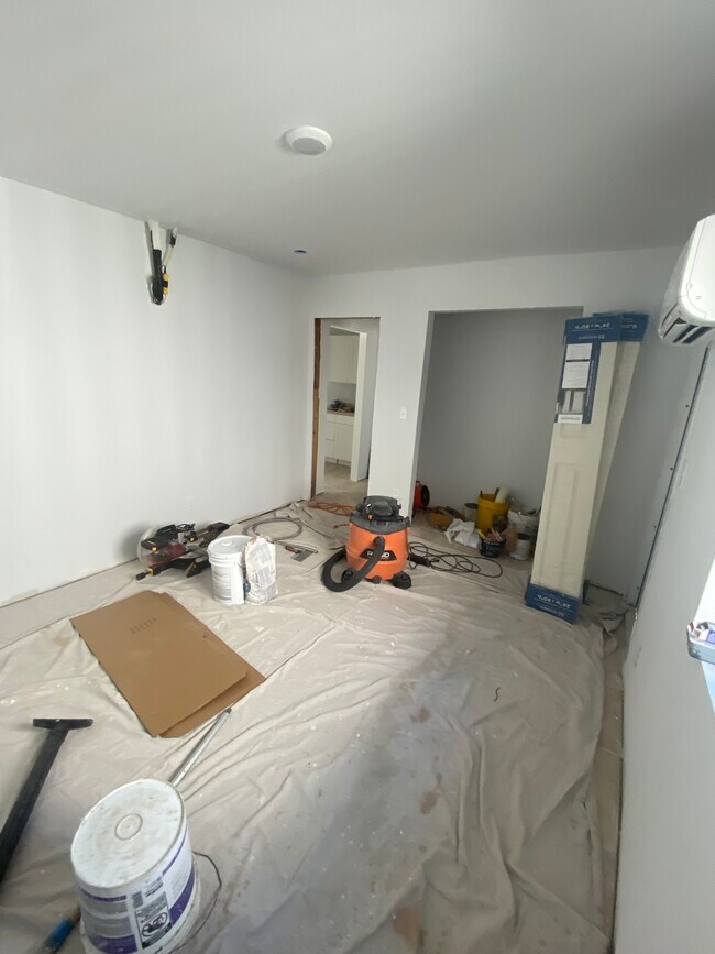 Building Photo - 413 Phippen Waiters Rd