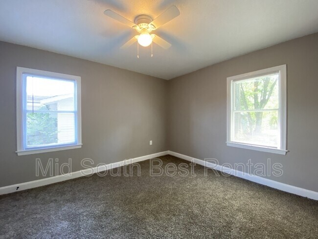 Building Photo - 2733 Kimball Ave