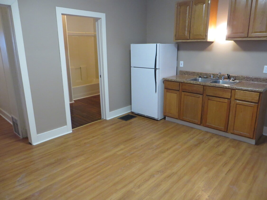 Primary Photo - 1235 Swinney Ave