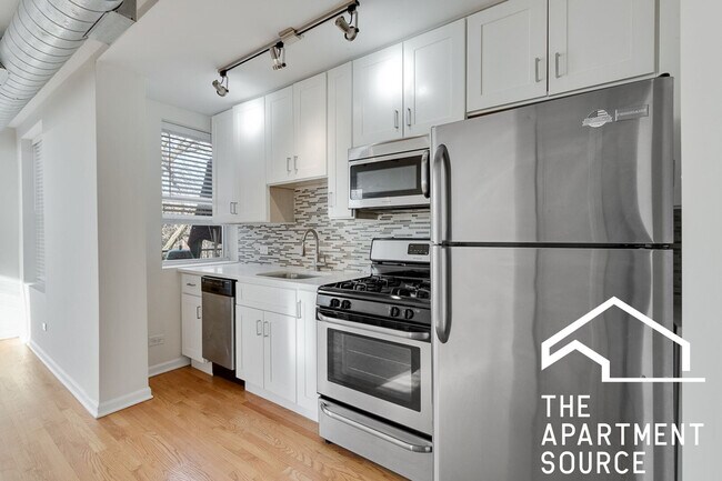 Building Photo - 2520 W Leland Ave