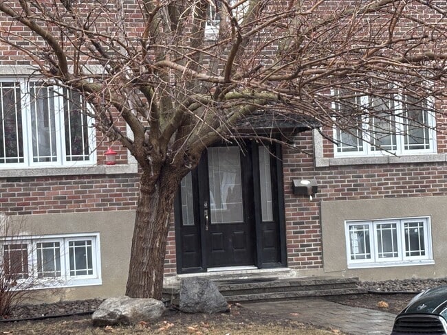 Photo du bâtiment - 10867 Rue Saint-Urbain