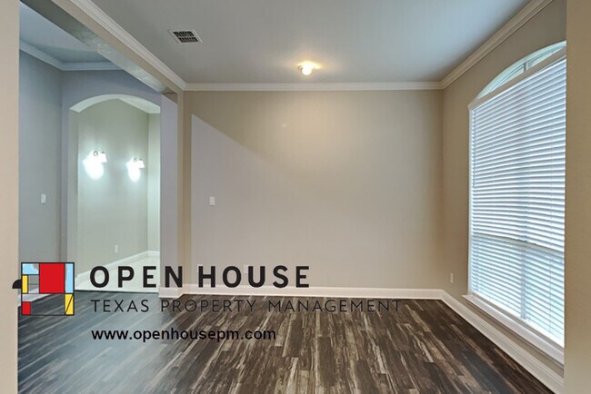 Foto del edificio - 1432 Sunswept Ter Lewisville