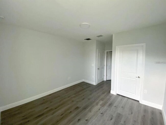 Building Photo - 801 S Thorpe Ave