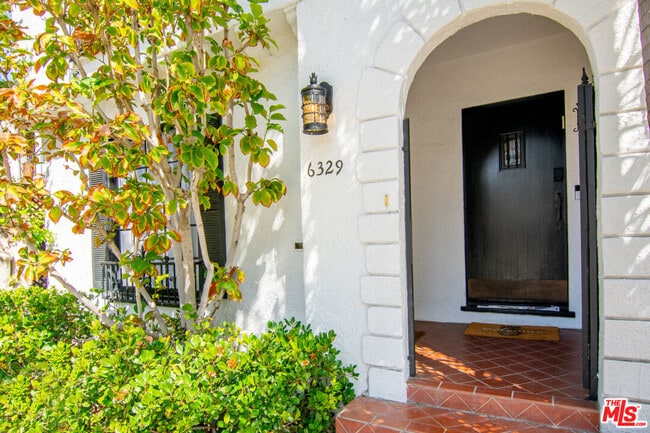 Foto del edificio - 6329 W 6th St