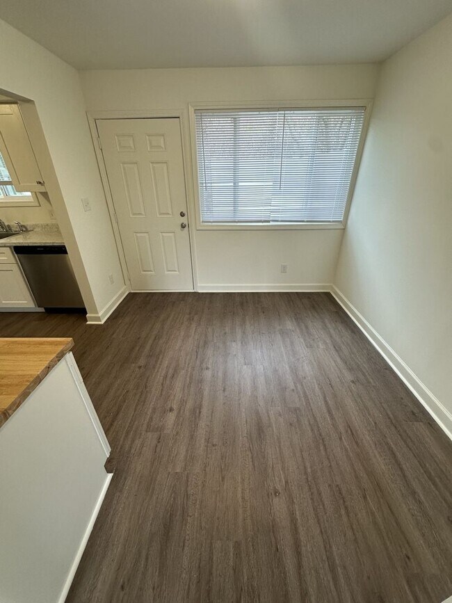 Foto del edificio - 2 Bedroom 2.5 Bathroom Condo!