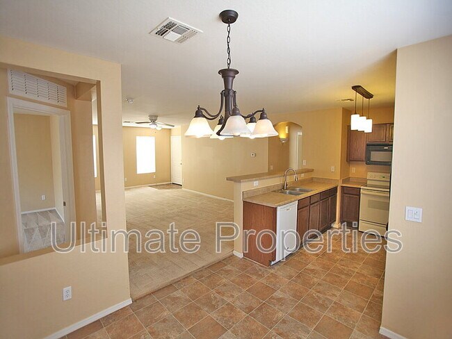 Foto del edificio - 23730 W Bowker St