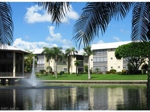 Building Photo - 788 Park Shore Dr
