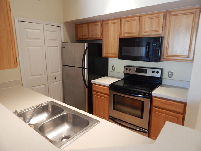 Foto del edificio - 2 Bed 2 Bath Condo In Plantation Park Near...