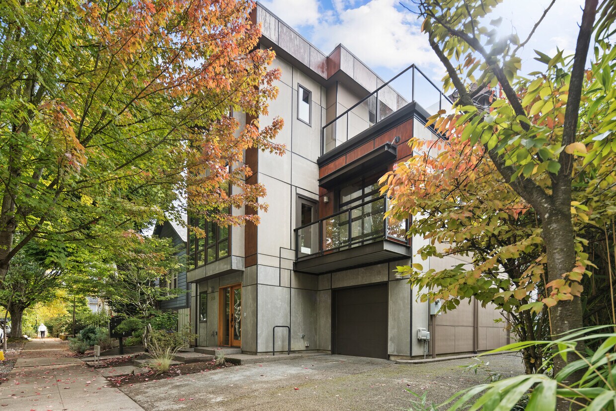 Foto principal - 504 NE Brazee St