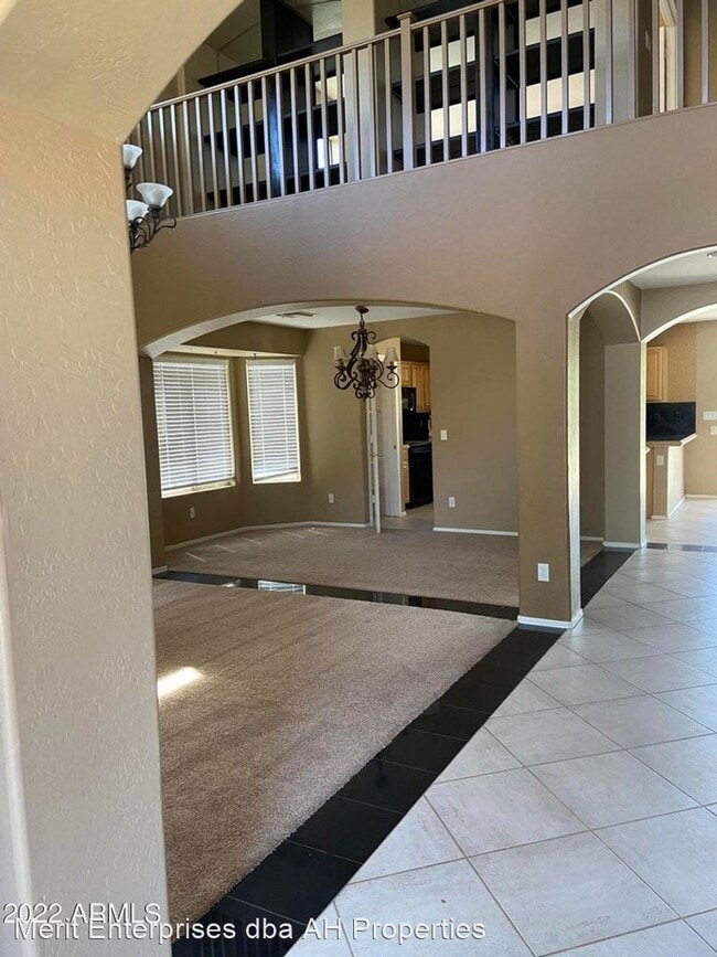 Building Photo - 5 br, 2.5 bath House - 10243 E CARMEL AVE
