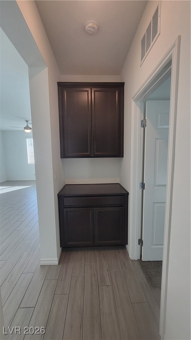 Building Photo - 1121 Cliff Castle Ave