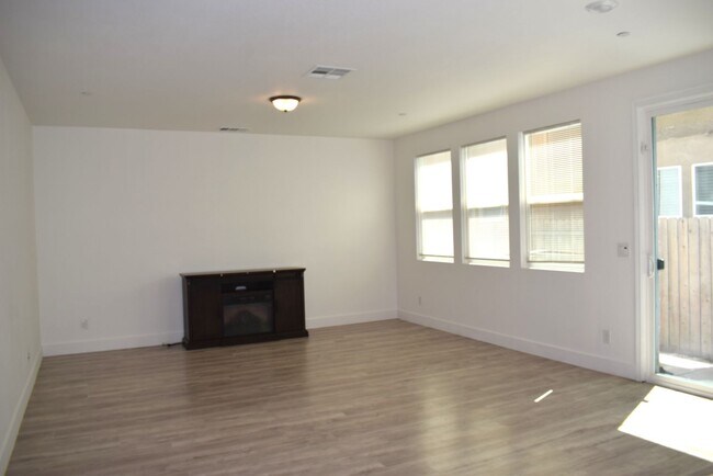 Building Photo - 10747 Piave Way