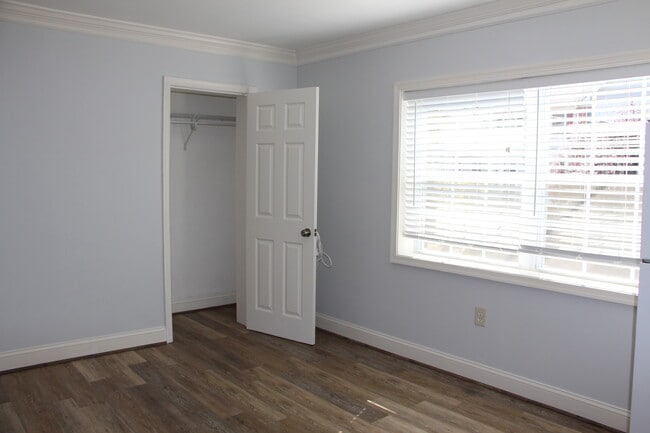 Building Photo - 911 N Fillmore St