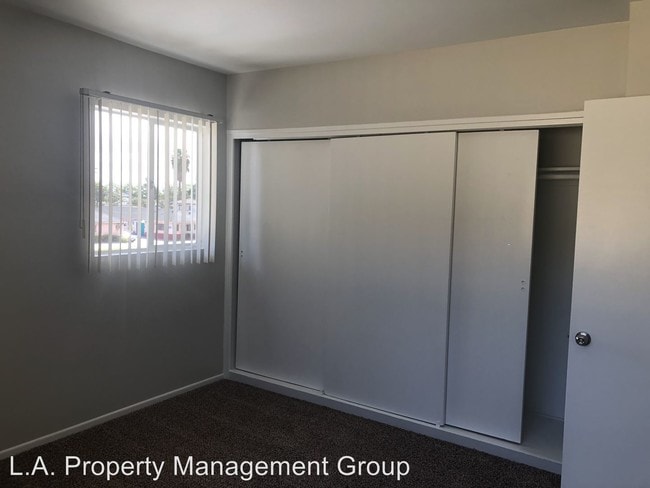 Building Photo - 9309 Crenshaw Blvd