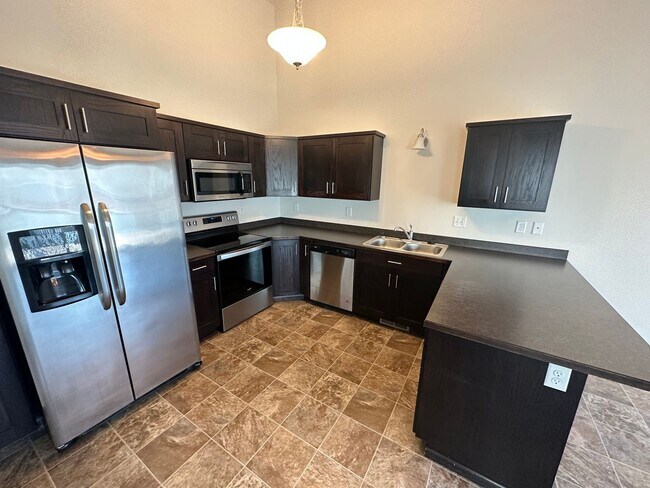 Foto del edificio - 3 Bed 3 Bath Twin Home