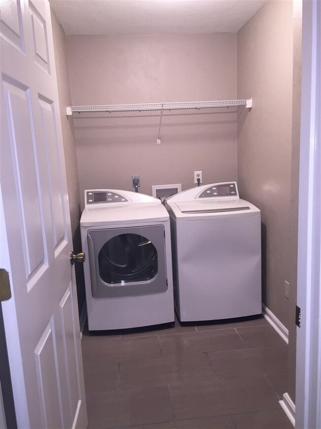 Foto del edificio - 1777 Copperfield Cir