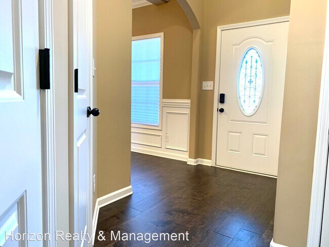 Foto del edificio - 4 br, 2.5 bath House - 932 Tanager Ct, Cla...