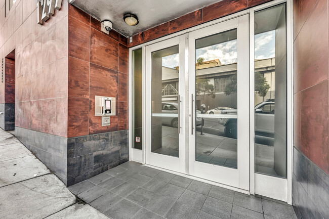 Building Photo - 1299 Bush St