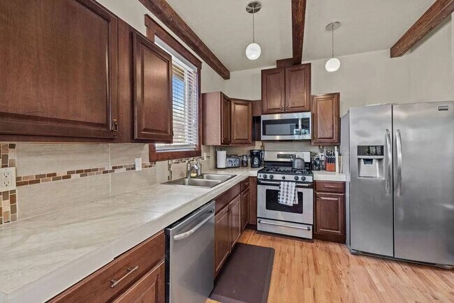 Foto del edificio - 1018 NW Ogden Ave