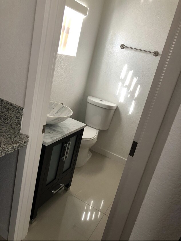 Foto principal - 1401 E Carson Ave