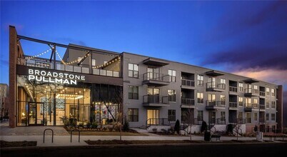 Building Photo - 105 Rogers St NE