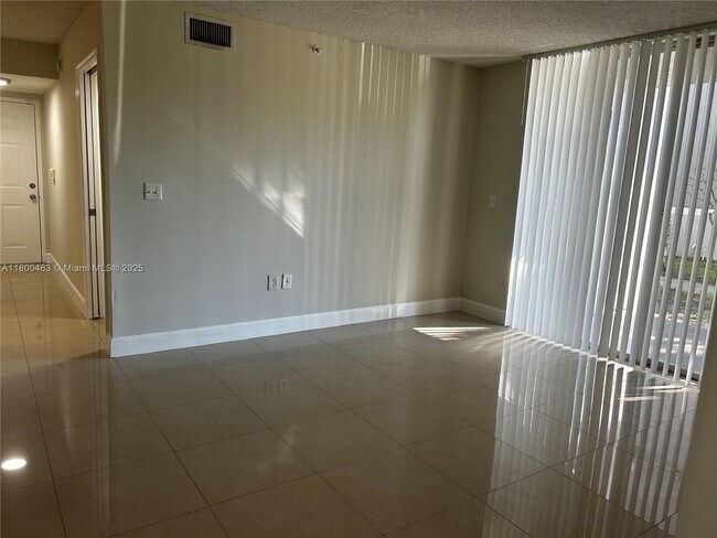 Foto del edificio - 11185 SW 6th St