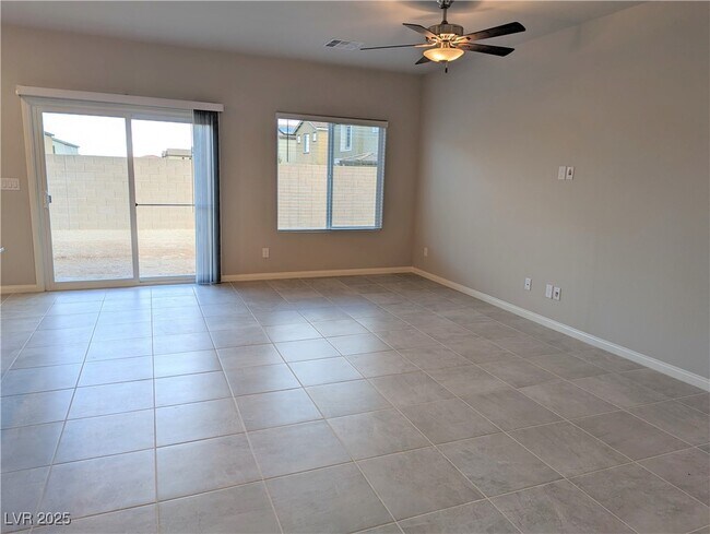 Foto del edificio - 5386 White Butterfly St