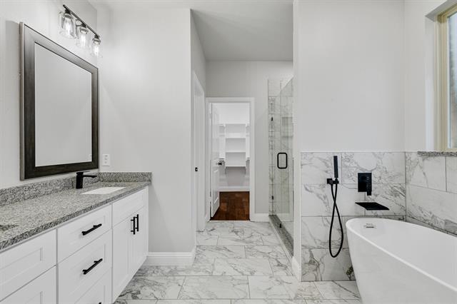 Building Photo - 1807 Eastwood Ct