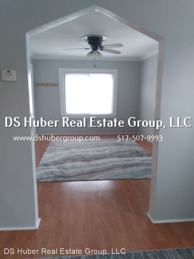 Building Photo - 2 br, 1 bath House - 1132 Lake Lansing Rd