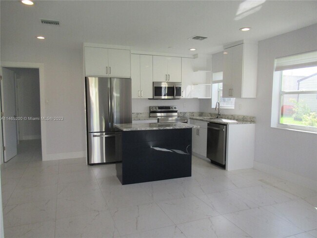 Foto del edificio - 511 NW 60th Way