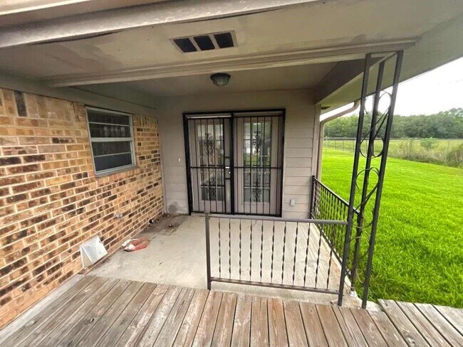 Foto del edificio - 2675 Dauphine Pl