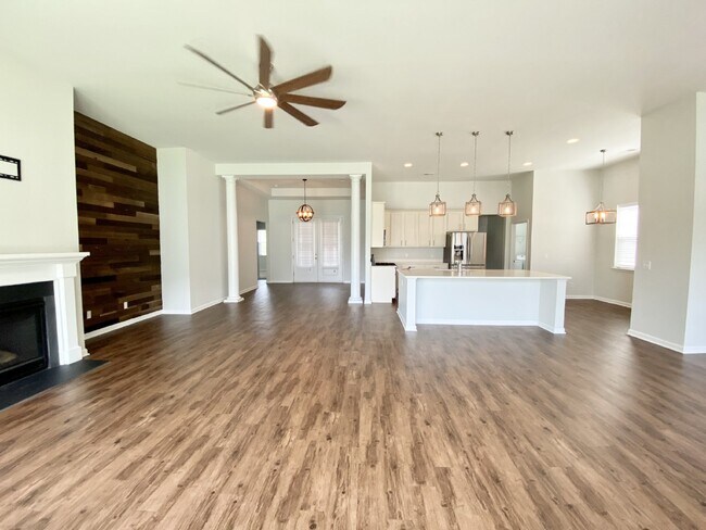 Foto del edificio - Three Bedroom Home In Heritage New Riversi...