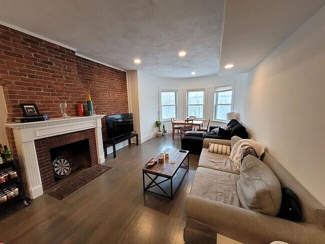 Foto del edificio - 1414 Beacon St