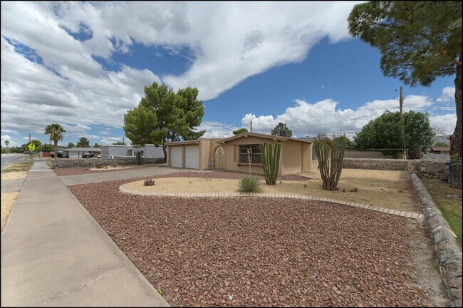 Foto del edificio - 4109 Roxbury Dr