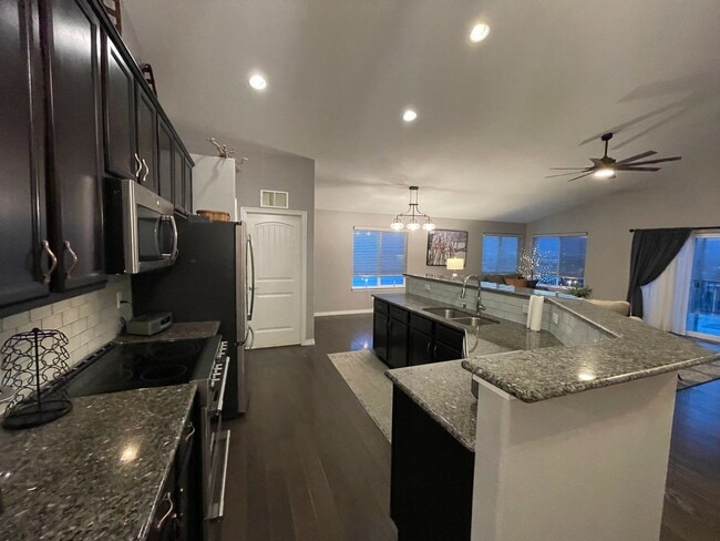 Building Photo - Harmonious Blend of Style, Comfort, and Fu...