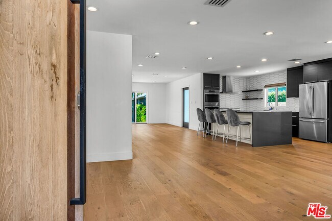 Foto del edificio - 5318 Bellaire Ave