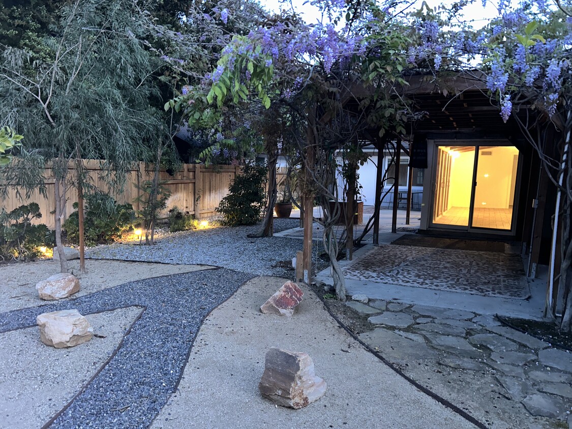 Foto principal - 4412 Canoga Ave