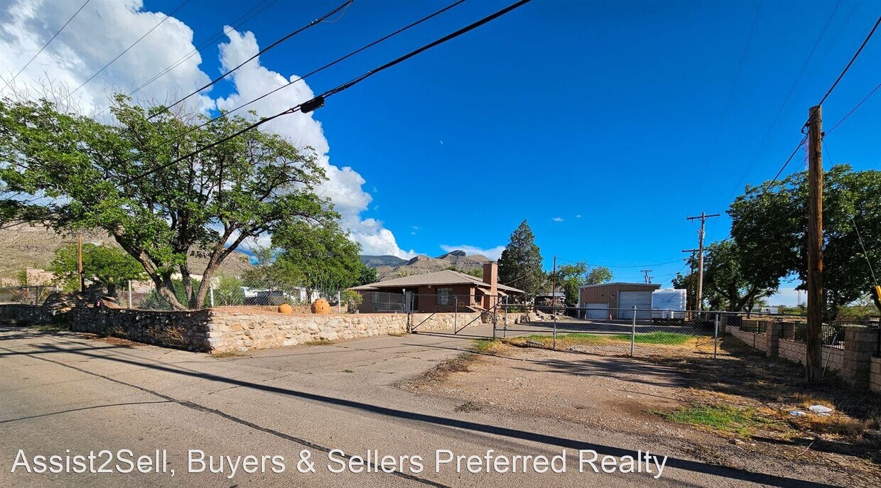 2508 Ocotillo Dr, Alamogordo, NM 88310 House Rental in Alamogordo, NM