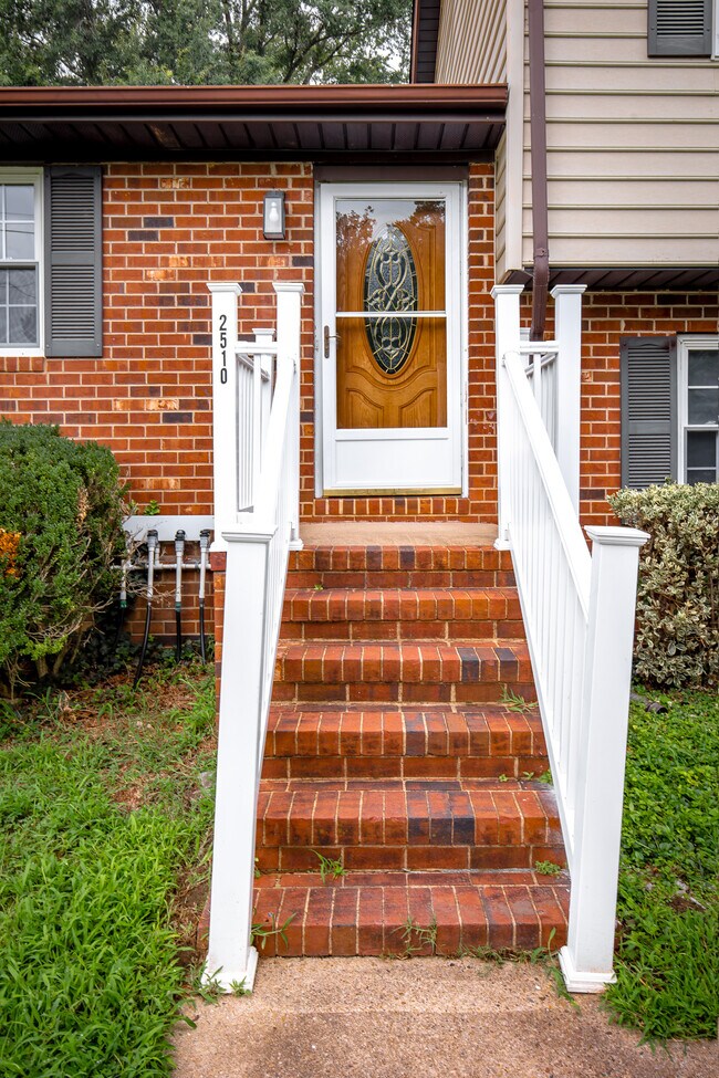 Building Photo - 2510 Bicors Dr