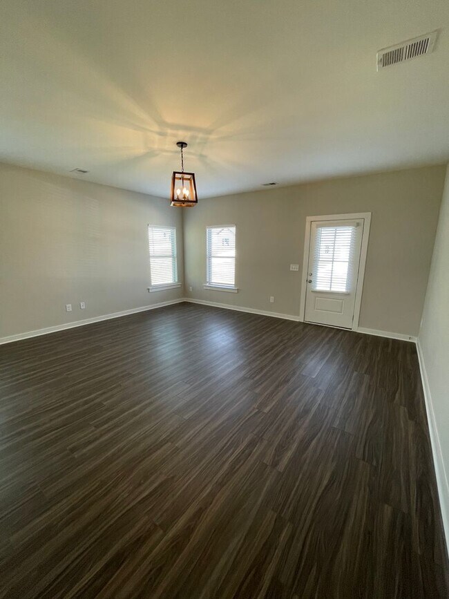 Foto del edificio - New Construction Home for Rent in Brookwoo...