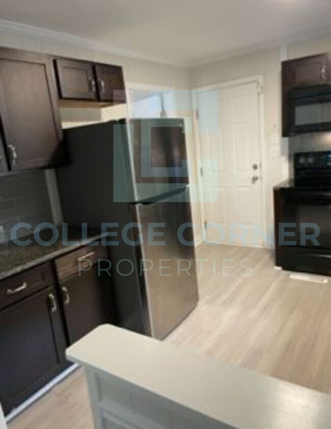 Building Photo - 1457 Brookwood Dr