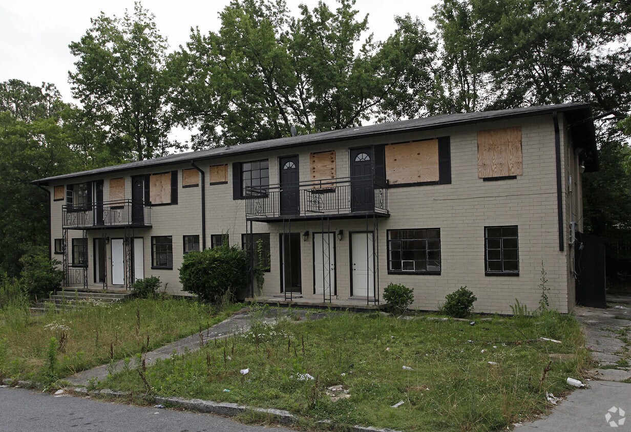 Building Photo - 2166 NW Vesta Ave